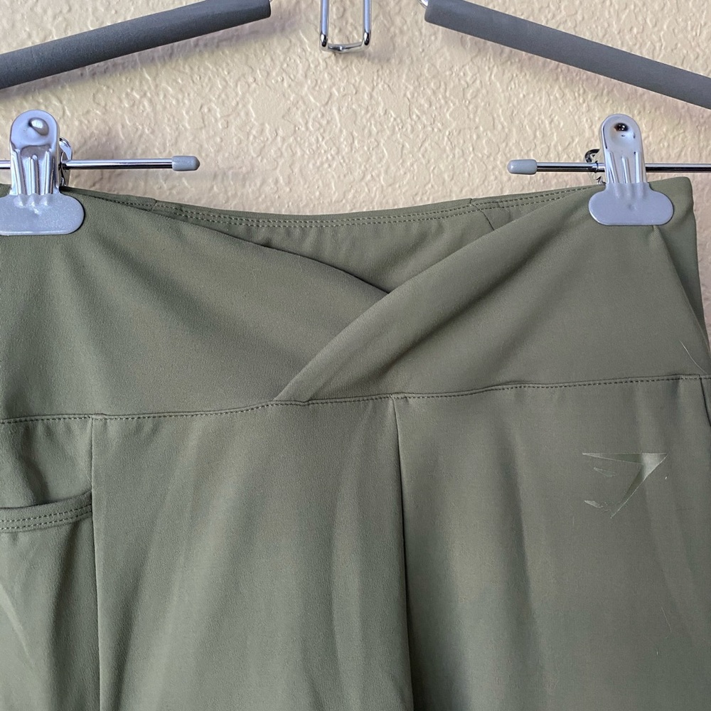 Gymshark green leggings sz small